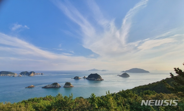 [창원=뉴시스] 거제시 여차-홍포 해안 비경.(사진=경남도 제공)
