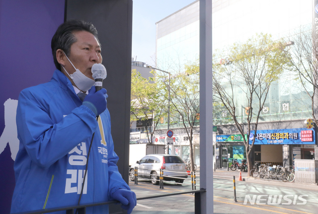 [서울=뉴시스] 전진환 기자 = 더불어민주당 정청래 의원. 2020.04.13. amin2@newsis.com
