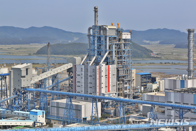 [서울=뉴시스]충남 태안군에 위치한 한국서부발전의 발전소. (사진=한국서부발전 제공)