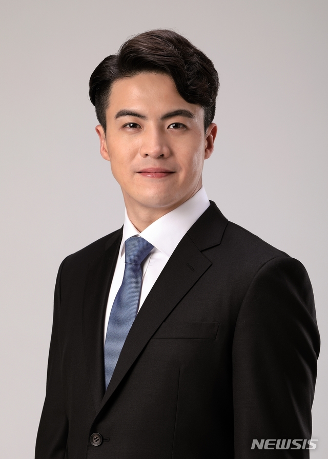 associate_pic