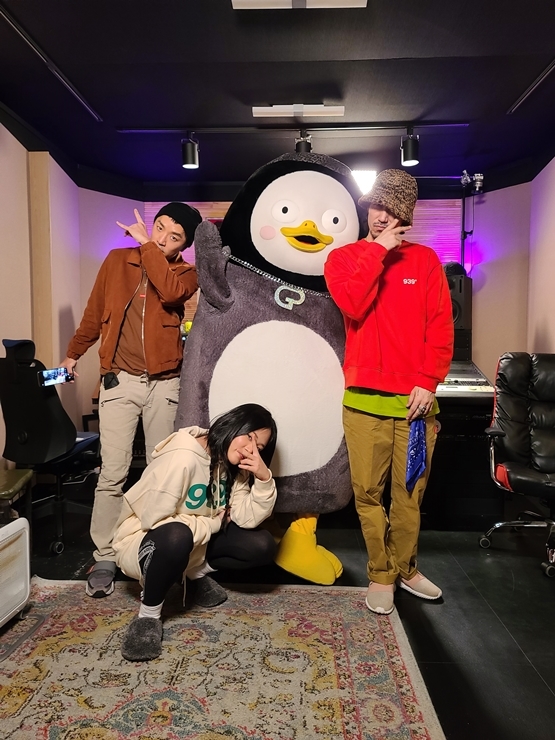 [서울=뉴시스] 펭수, 타이거 JK, 비지, 비비. 2020.04.17. (사진 = 필굿뮤직 제공) photo@newsis.com