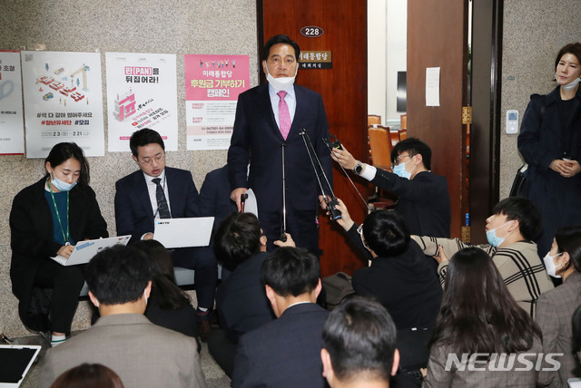 [서울=뉴시스] 김진아 기자 = 심재철 미래통합당 대표 권한대행. 2020.04.17.&nbsp; bluesoda@newsis.com