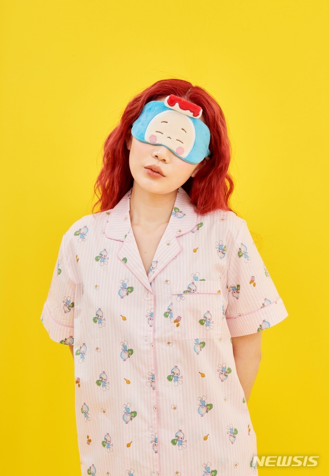 [서울=뉴시스]이랜드리테일 '애니바디X유미의 세포들' 컬래버레이션 상품 중 '파자마'
