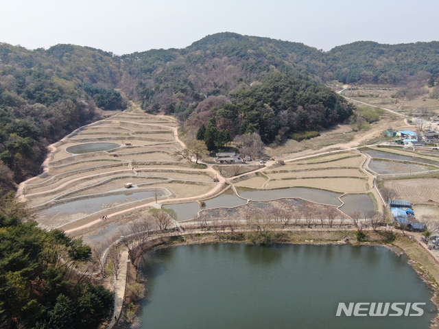 [청주=뉴시스] 청주 상당산성 자연마당 항공촬영. (사진=청주시 제공) 2020.04.22. photo@newsis.com