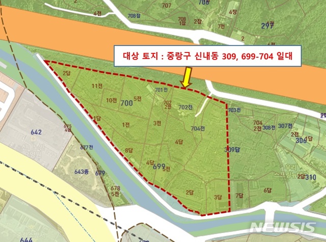 [서울=뉴시스]서울시교육청과 중랑구는 27일 공립 특수학교인 동진학교 설립 계획에 합의했다. 동진학교가 들어설 중랑구 신내동 700번지 부지 일대. (사진=서울시교육청 제공). 2020.04.26.photo@newsis.com
