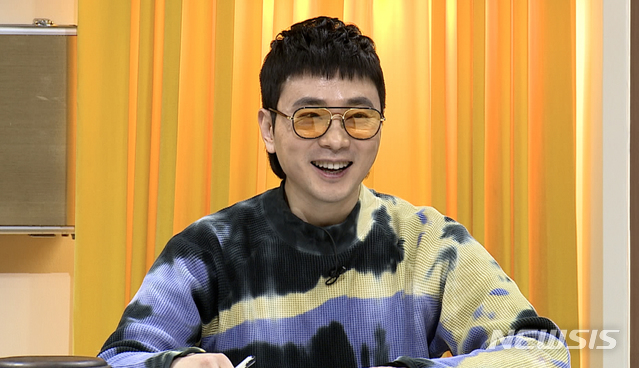 [서울=뉴시스] JTBC 예능 프로그램 '돈길만 걸어요–정산회담'에 출연한 인디밴드 '술탄 오브 더 디스코'의 JJ핫산&nbsp; (사진=JTBC 제공) 2020.04.27. photo@newsis.com&nbsp; 