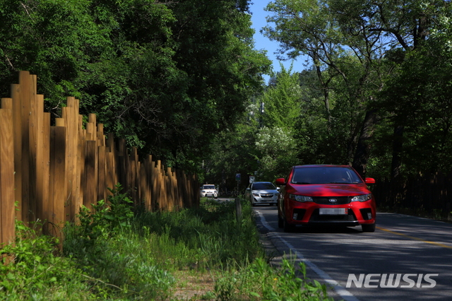 [수원=뉴시스] 박다예 기자 = 경기 포천시 국립수목원길. 2020.04.29 (사진 = 경기도 제공)photo@newsis.com