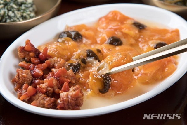 [통영=뉴시스]신정철 기자= 제철만난 멍게. (사진=통영관광개발공사 제공). 2020.04.29.&nbsp;&nbsp;&nbsp;&nbsp;&nbsp; photo@newsis.com