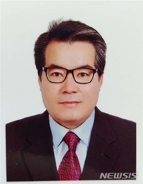 [무안=뉴시스] 신임 김석원 전남학숙 원장. 