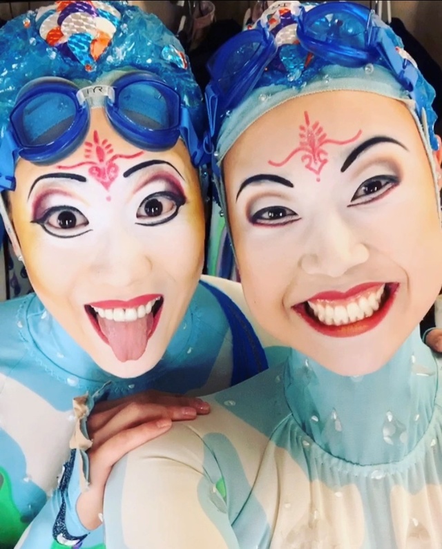 [서울=뉴시스] 태양의 서커스 '오(O)' 동료와 함께. 2020.05.04. (사진 = 홍연진 제공) photo@newsis.com 