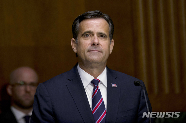 [워싱턴=AP/뉴시스]도널드 트럼프 미국 대통령 당선인이 12일(현지시각) 존 랫클리프 전 국가정보국(DNI) 국장을 차기 행정부 중앙정보국(CIA) 수장으로 지명했다. 사진은 2020년 5월5일 랫클리프 당시 국가정보국(DNI) 국장 지명자가 워싱턴DC 국회의사당에서 열린 상원 정보위원회가 주최한 인준청문회에 참석한 모습. 2024.11.13.