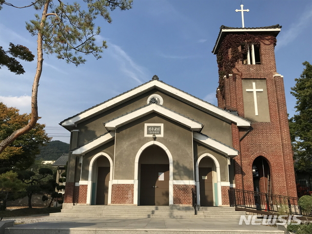 [세종=뉴시스]세종시에 있는 부강성당 본당 전경