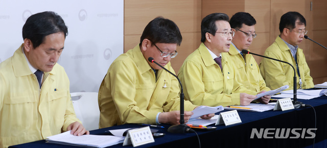 6월15일부터 특고 등에 150만원 지급…"소득감소 여부, 유연하게 인정"(종합) 