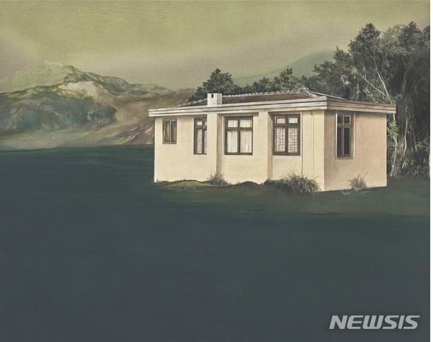 [서울=뉴시스] 김혜영, 초록의 틈에 서, 72.7x91.0cm, 광목에 채색, 2020. 사진=갤러리도올 제공. 2020.5.08, photo@newsis.com 