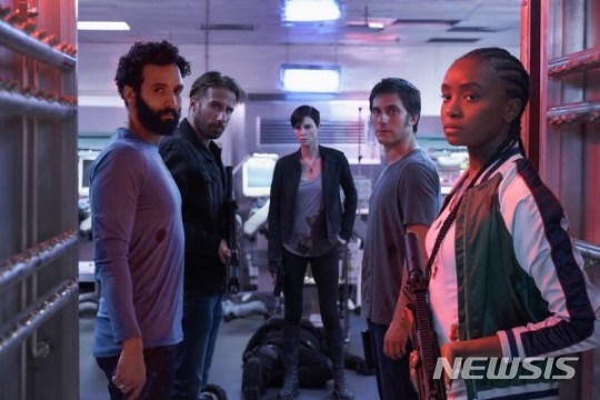 [서울=뉴시스]넷플릭스 오리지널 영화 '올드 가드'(사진=넷플릭스 제공)2020.05.11 photo@newsis.com 