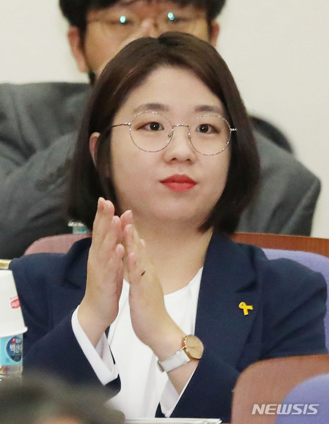 [서울=뉴시스] 김진아 기자 = 기본소득당에 복당한 용혜인 당선인 2020.05.12.&nbsp;&nbsp; bluesoda@newsis.com