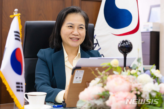 [서울=뉴시스] 이영환 기자 = 유명희 산업통상자원부 통상교섭본부장. (사진=산업통상자원부 제공) 2020.05.12. photo@newsis.com