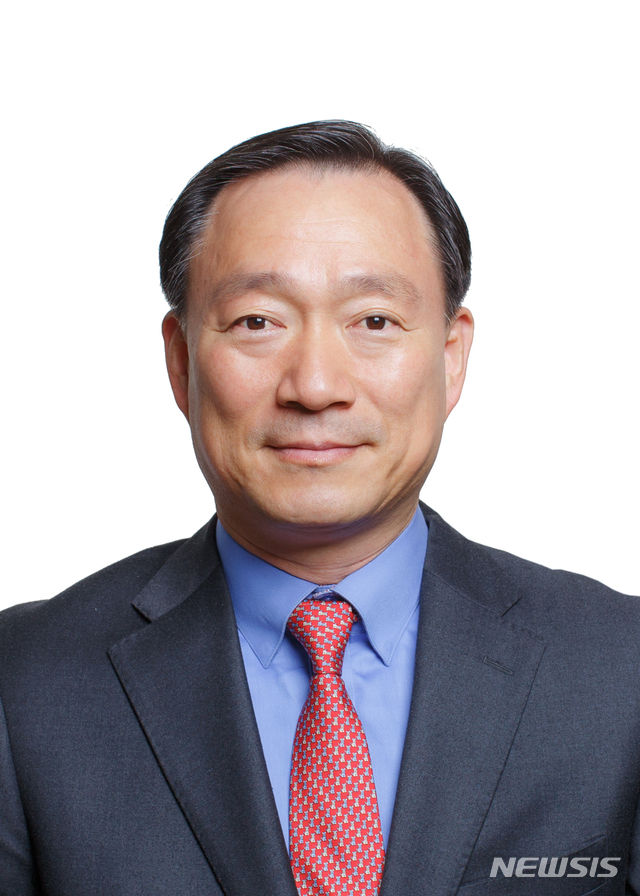 [서울=뉴시스]문재인 대통령은 14일 신임 대통령경호처장에 유연상 대통령경호처 차장을 임명했다.(사진=청와대 제공) 2020.05.14. photo@newsis.com