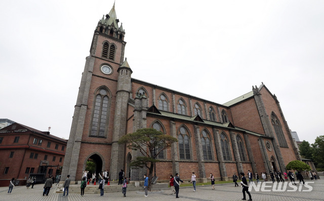 [서울=뉴시스]최진석 기자 = 서울 중구 명동성당. 2020.05.17. myjs@newsis.com