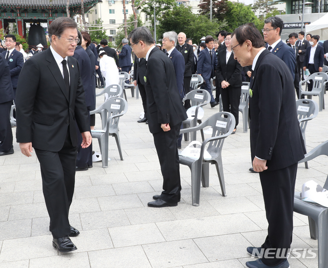 [광주=뉴시스]박영태 기자 = 문재인 전 대통령과 고(故) 이해찬 전 국무총리 자료사진. 2026.01.25. since1999@newsis.com