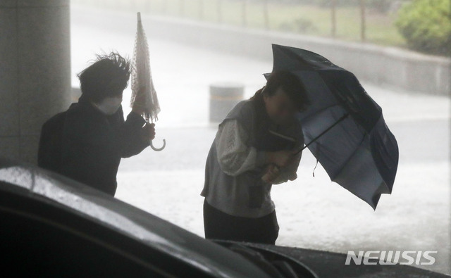 인천, 시간당 50㎜ 폭우 예상…"강풍 주의"