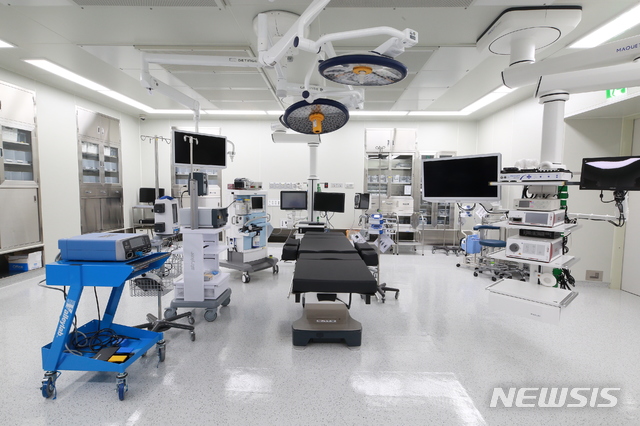  성남시의료원의 수술실. 