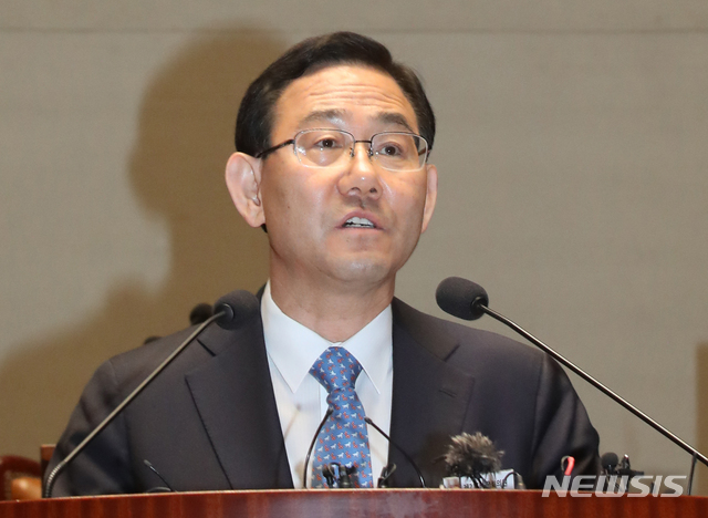 [서울=뉴시스]김명원 기자 = 주호영 미래통합당 원내대표가 22일 오전 서울 여의도 국회 예결위회의장에서 열린 미래통합당 제21대 국회 당선자 워크숍에 참석해 발언하고 있다. 2020.05.22.&nbsp; kmx1105@newsis.com