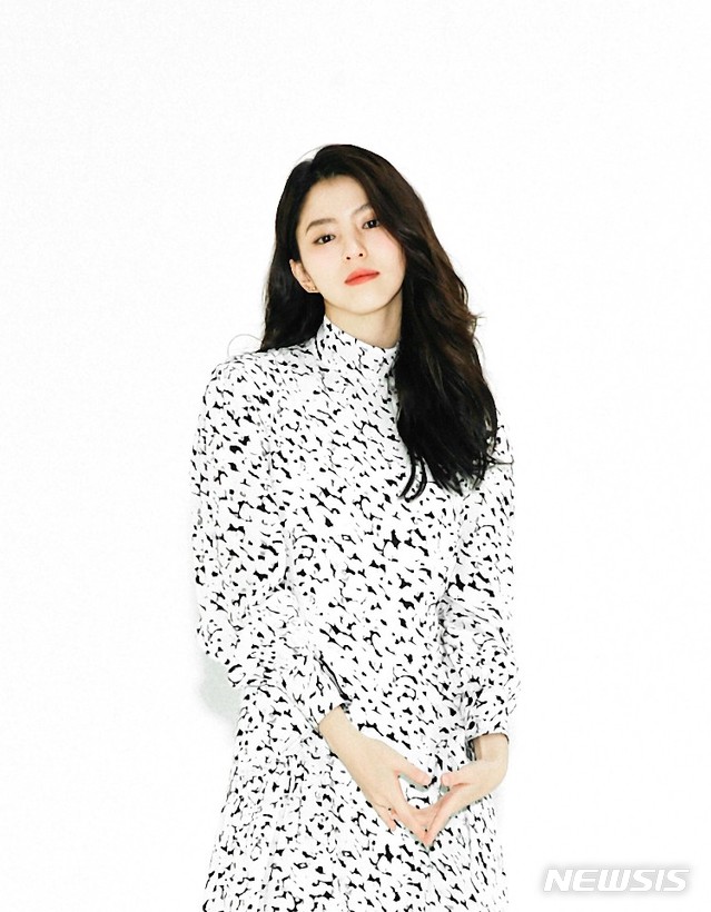 [서울=뉴시스] 탤런트 한소희 (사진=나인아토엔터테인먼트 제공) 2020.05.26. photo@newsis.com