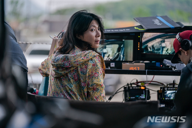 [서울=뉴시스] 손원평 감독, 영화 '침입자'. (사진=에이스메이커무비웍스 제공) 2020.05.27. photo@newsis.com 