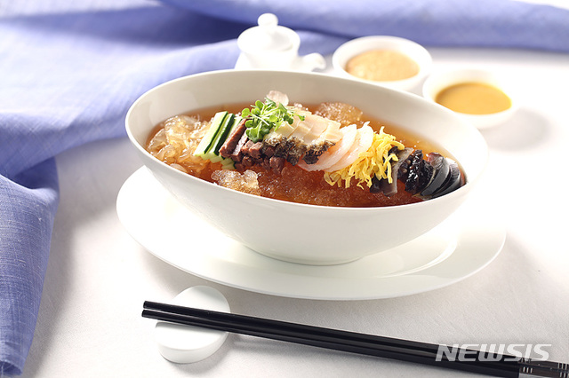 [서울=뉴시스]롯데호텔 서울 '도림'의 '중국식 냉면'