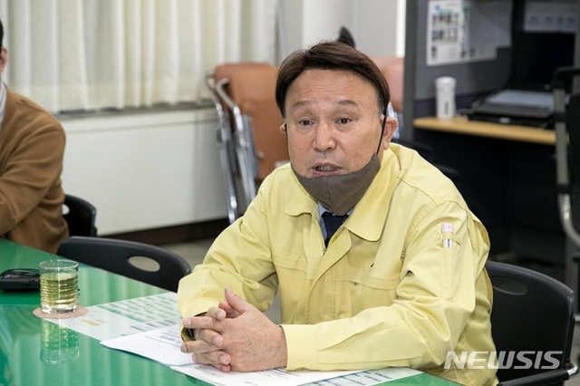 기자 간담회하는 강임준 군산시장