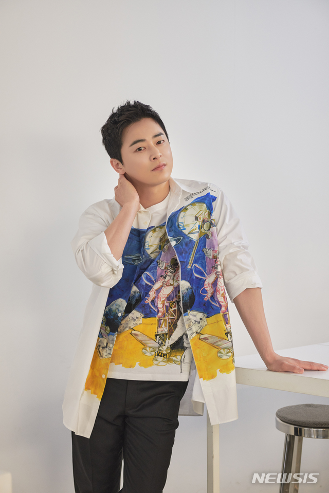 [서울=뉴시스] tvN 목요극 '슬기로운 의사생활'에서 '이익준'으로 분했던 배우 조정석. (사진 = 잼엔터테인먼트) 2020.05.29. photo@newsis.com