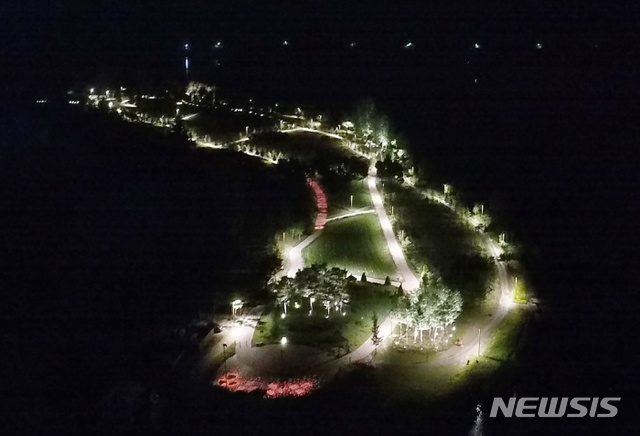가평 자라섬 야간경관조명.