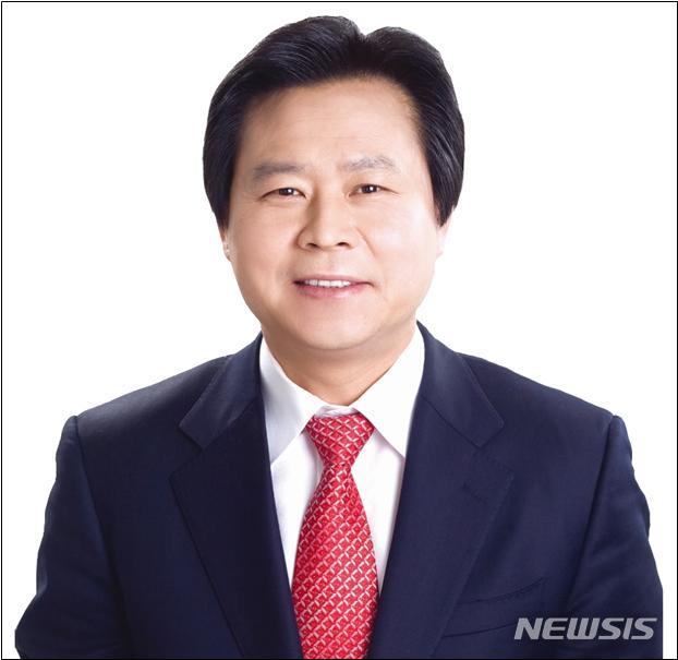 [창원=뉴시스] 미래통합당 소속 강기윤(창원성산구) 국회의원.(사진=강기윤 의원실 제공)