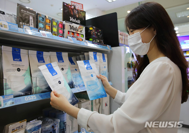 '더워서 못 해'…30도 날씨에 덴탈 마스크 수요 급증