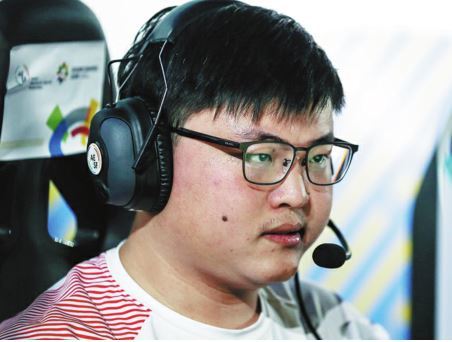 [서울=뉴시스]23살의 젊은 나이에 건강 악화로 은퇴를 발표한 중국의 프로 게이머 젠쯔하오(简自豪). <사진 출처 : 차이나 데일리> 2020.6.5