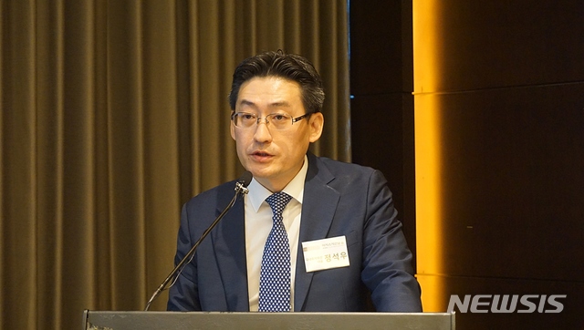 [서울=뉴시스]정석우 이지스자산운용 국내투자부문 대표가 5일 서울 여의도에서 열린 기업공개(IPO) 기자간담회에서 포부를 밝히고 있다. 2020.06.05.(사진 = 이지스자산운용 제공) photo@newsis.com