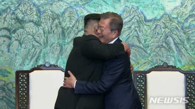 [서울=뉴시스] 영화 '백년의 기억' 공식 스틸컷. (사진=전국예술영화관협회)