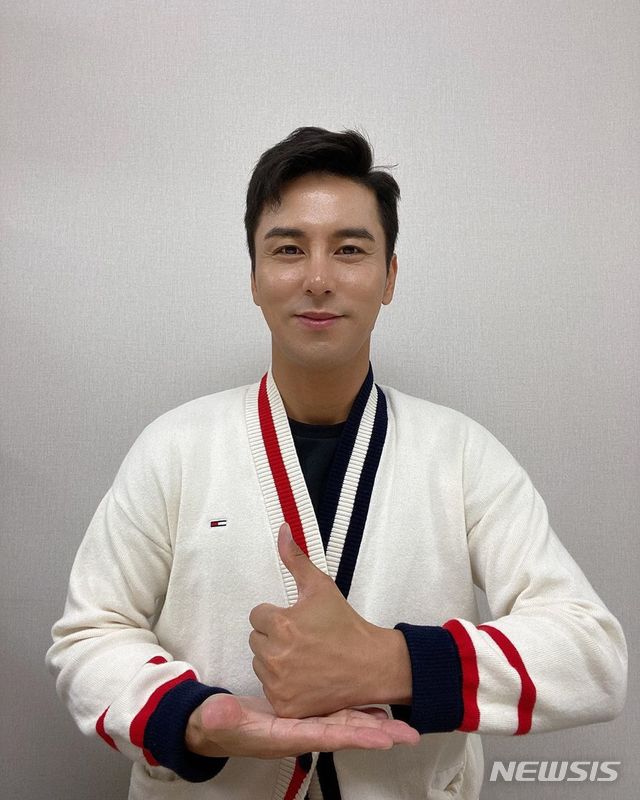 [서울=뉴시스] 트로트 가수 장민호. (사진=장민호 인스타그램) 