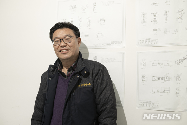 [서울=뉴시스] 장길남 대표는 뉴시스와의 인터뷰에서 "분해성 플라스틱을 연구했는데 내가 분해될지는 몰랐다. 애초에 불가능한 목표였다"로 토로했다. 