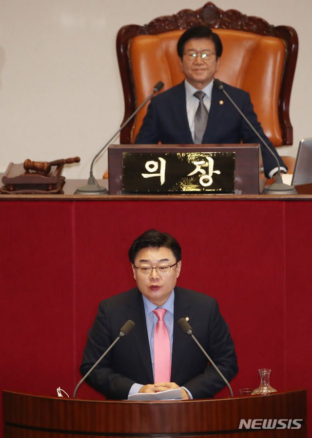 [서울=뉴시스] 김진아 기자 = 김성원 미래통합당 원내수석부대표가 12일 서울 여의도 국회에서 열린 본회의에서 의사진행 발언을 하고 있다. 2020.06.12. bluesoda@newsis.com