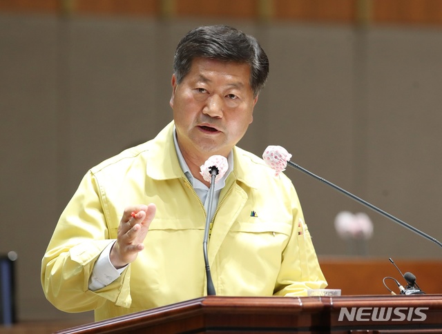 [홍성=뉴시스] 충남도의회 이영우 의원 본회의 도정질문 모습.