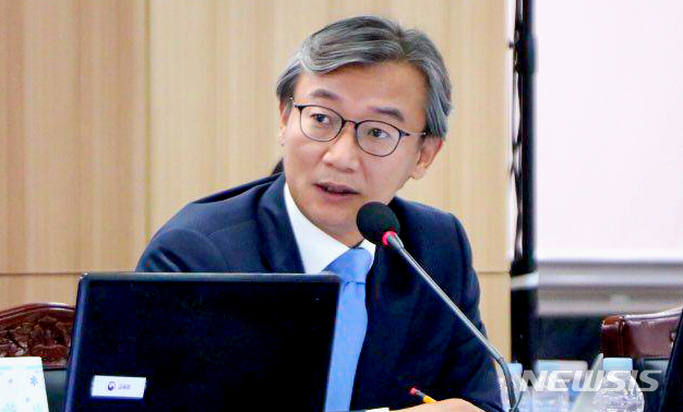  [부산=뉴시스] 허상천 기자 = 더불어민주당 전재수 의원(부산 북·강서구 갑)은 15일 제 21대 국회 1호 법안으로 청년·소상공인 지원 4법을 발의했다. 2020.06.15. (사진 = 민주당 제공) photo@newsis.com