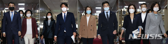 [서울=뉴시스]김선웅 기자 = 민주당 초선의원들이 15일 서울 여의도 국회에서 박병석 의장실에 항의 방문하고 있다. 2020.06.15.&nbsp; mangusta@newsis.com 