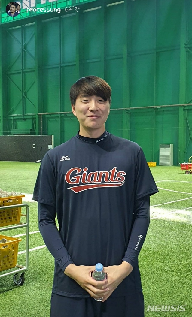 [서울=뉴시스] 재활군에 합류한 롯데 자이언츠 투수 이승헌. (사진 = 성민규 롯데 단장 인스타그램 캡처)