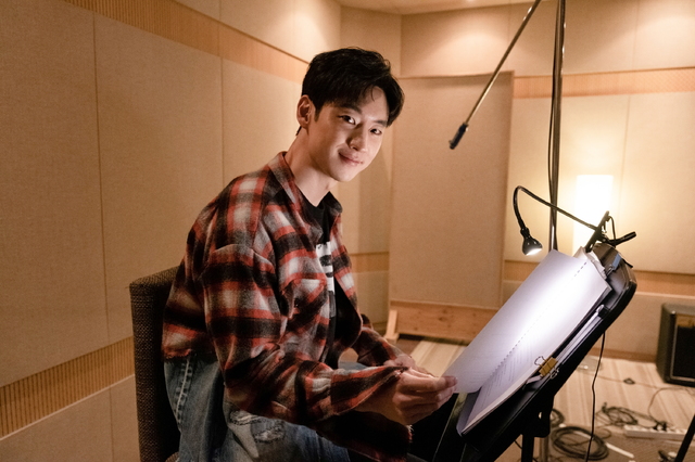 [서울=뉴시스] 국내 최초 오디오 시네마 '그대 곁에 잠들다'에 참여한 배우 이제훈. (사진 = 네이버) 2020.06.17. photo@newsis.com
