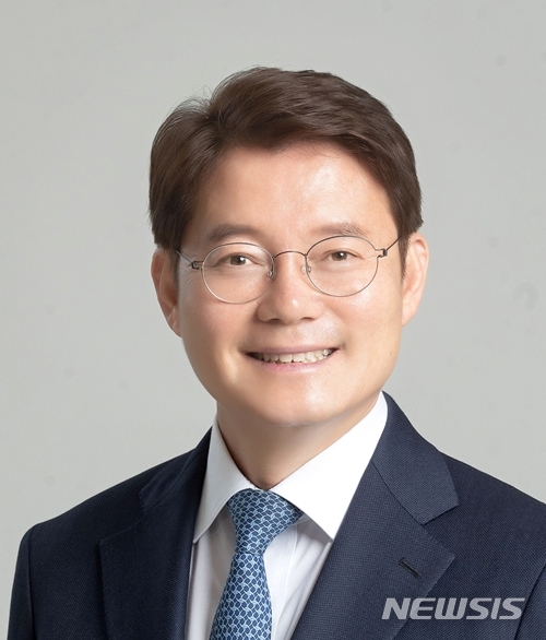 [익산=뉴시스] =더불어민주당 김수흥(익산갑) 의원.