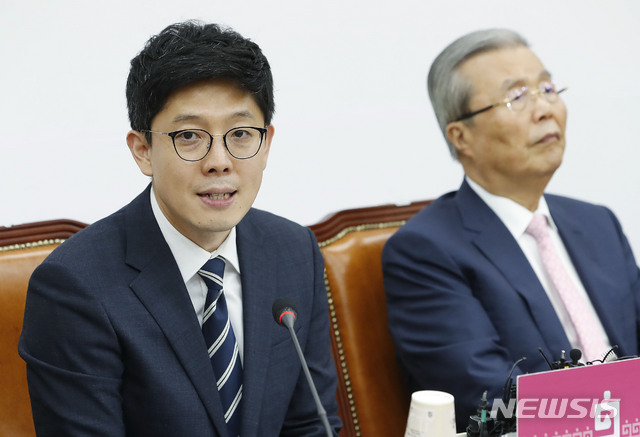 [서울=뉴시스] 최동준 기자 = 김병민 미래통합당 정강정책개정특위 위원장이 18일 서울 여의도 국회에서 열린 정강정책개정특위 1차회의에서 발언하고 있다. 2020.06.18. photocdj@newsis.com