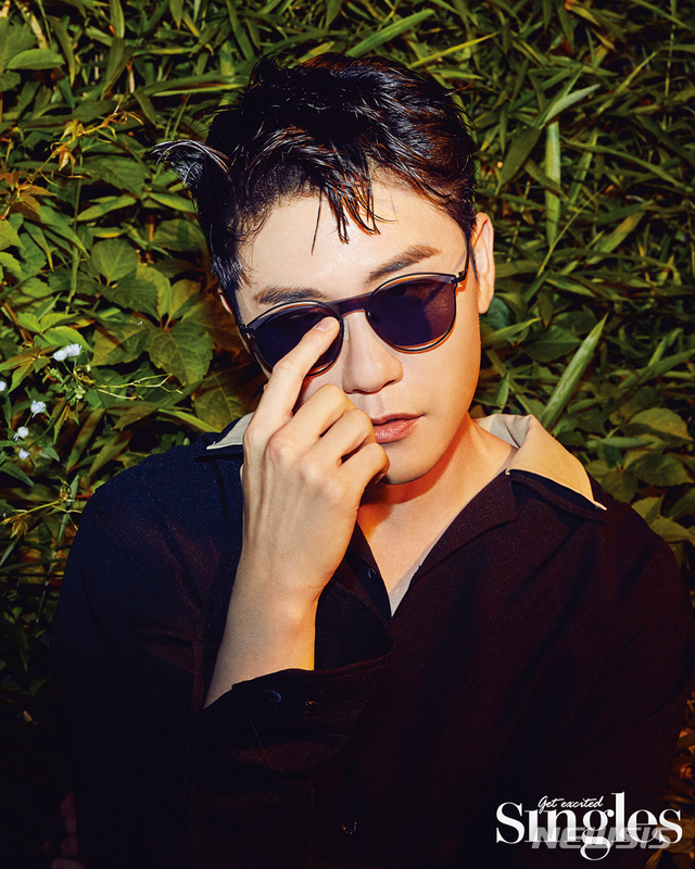 [서울=뉴시스] 가수 임영웅, 이찬원, 영탁이 매거진 '싱글즈' 7월호 화보를 공개했다. (사진 = '싱글즈' 7월호) photo@newsis.com