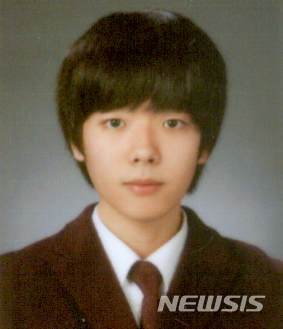 [안동=뉴시스] 박준 기자 = 경북지방경찰청은 신상공개위원회를 열고 텔레그램 n번방 운영자 '갓갓'과 함께 아동청소년의 성착취물을 유포하고 피해자들을 성폭행 한 혐의(아동·청소년의 성보호에 관한 법률위반 등)로 구속된 안승진(25)의 신상공개를 결정했다고 22일 밝혔다.(사진=경북경찰청 제공) 2020.06.22photo@newsis.com